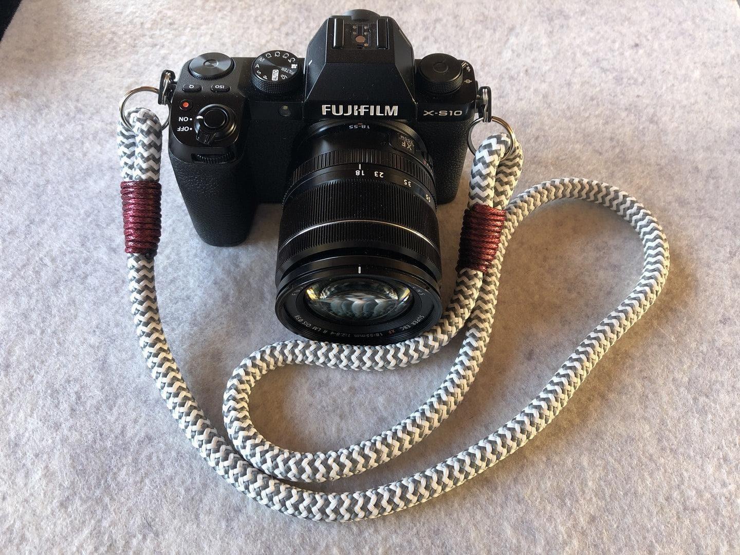 Grey-White Camera Strap - Image 3